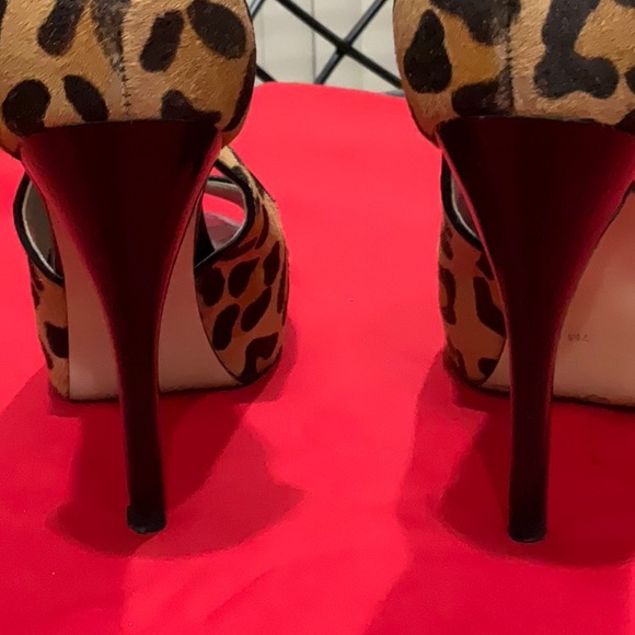 Guess Leopard Print Peep Toe Heels EUC - Size 7 - Picture 11 of 14